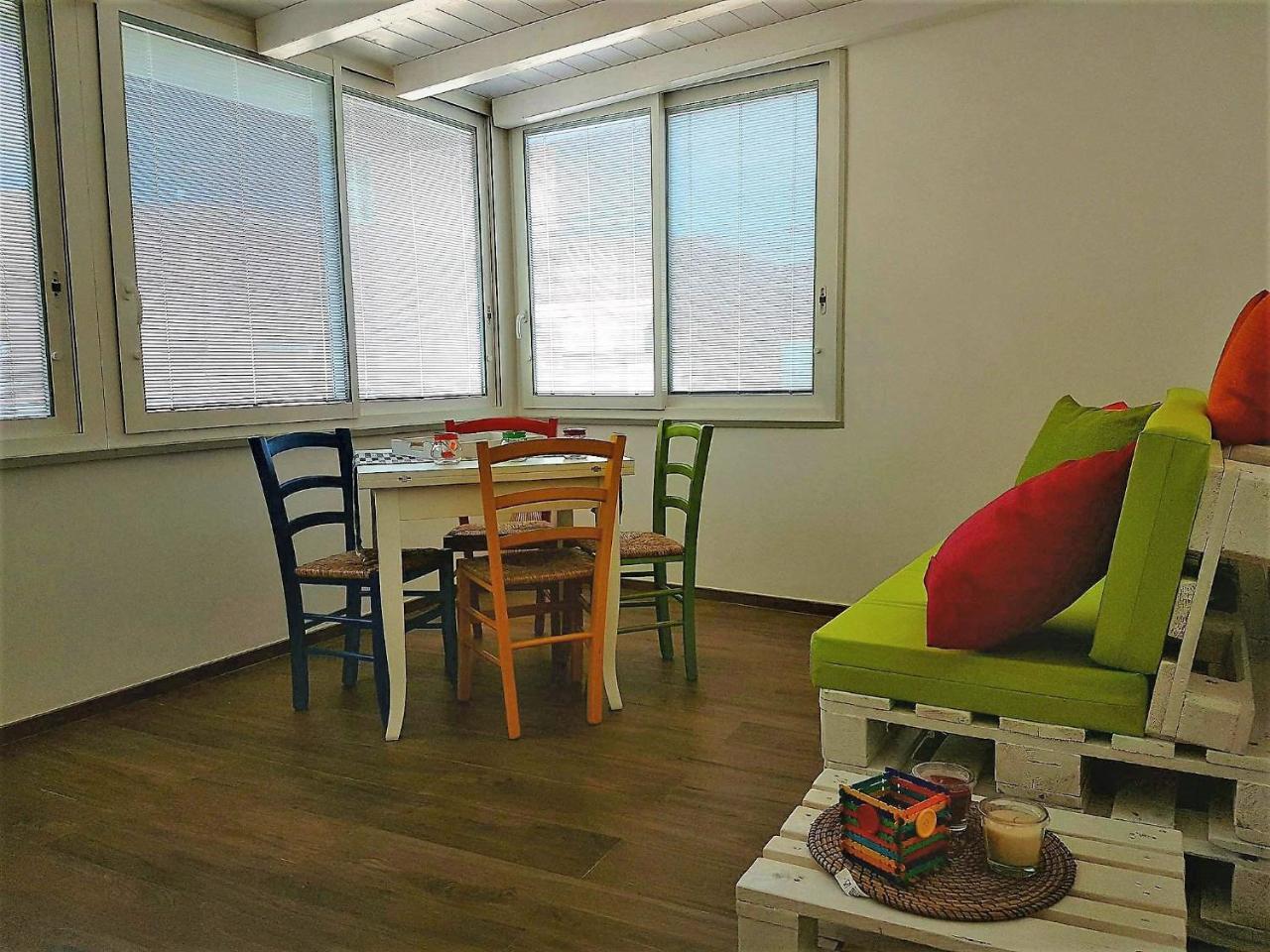 Color Apartment Monopoli Extérieur photo