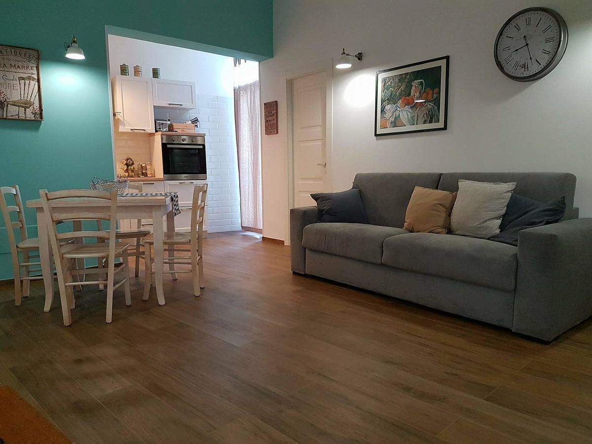 Color Apartment Monopoli Extérieur photo